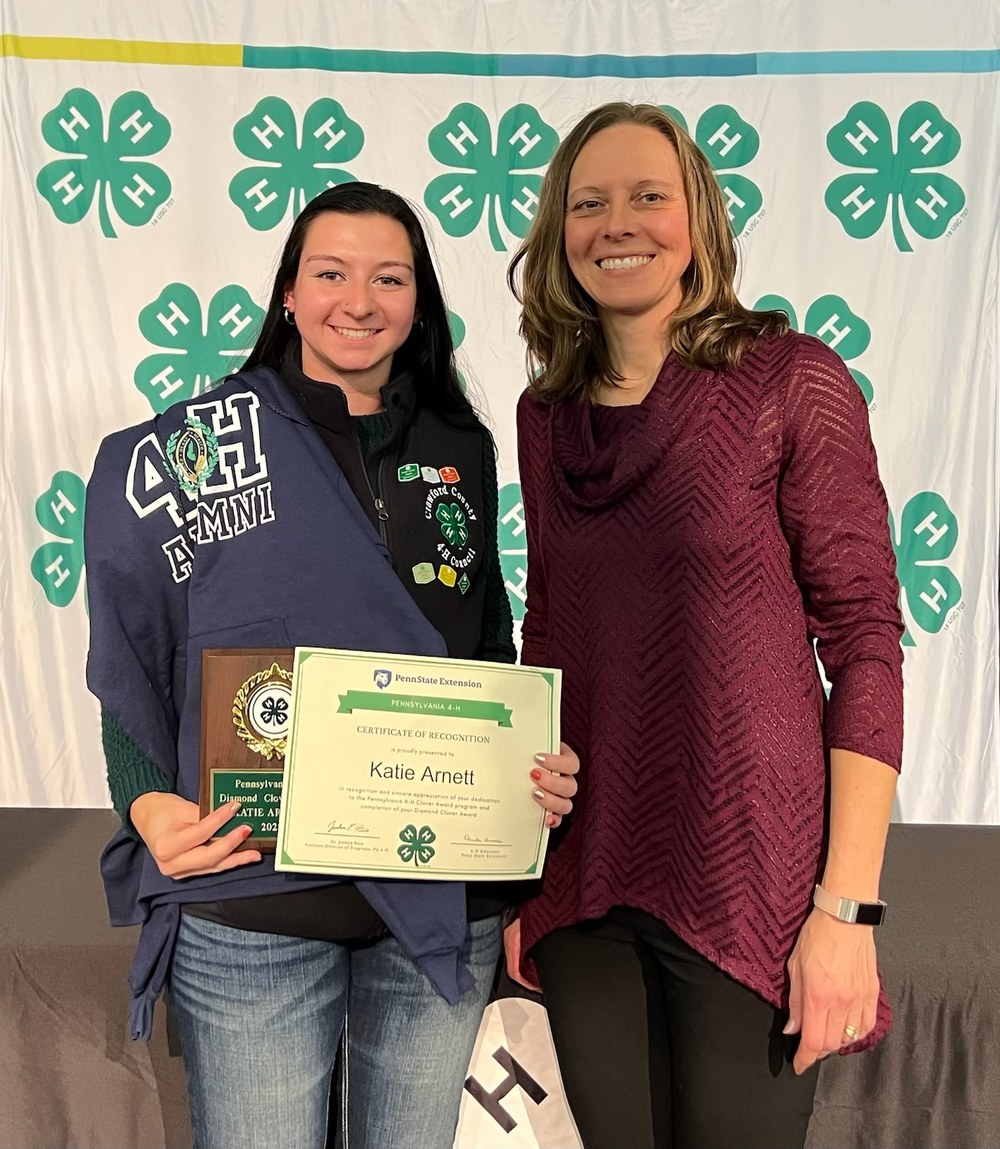 Diamond Award Recipient Katie Arnett with Paula Lucas, Crawford County 4-H Educator