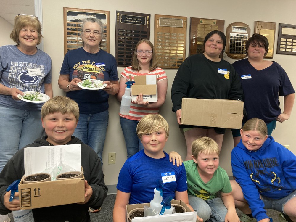 Make and Take: Terrariums Master Gardener Volunteers lead a Make and Take program focusing on herb gardens.