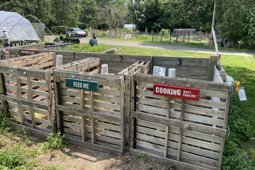 Compost bin station at Snipes