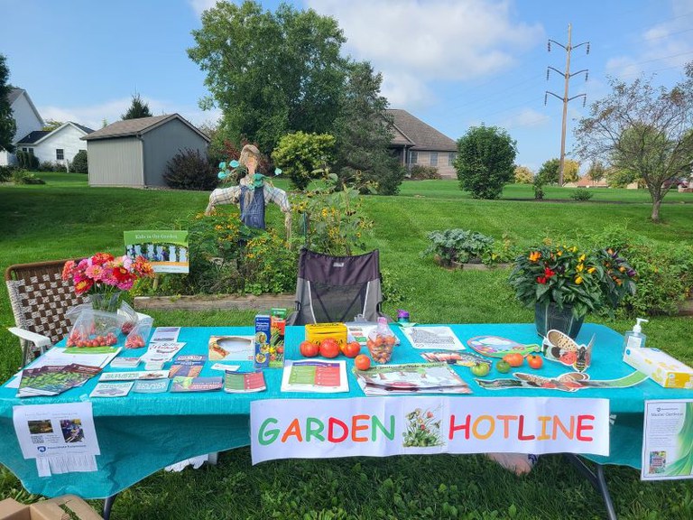 Snyder-Union County Garden Hotline Table display