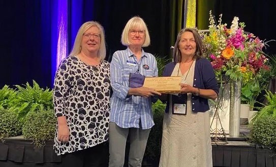 PA Master Gardeners receiving David Gibby award for pollinator research